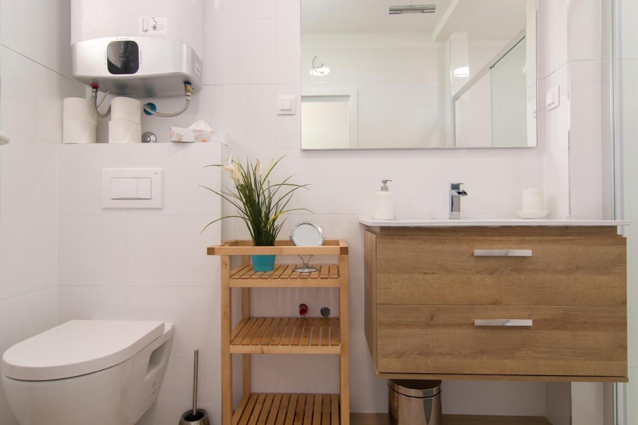 Harbour-Apartment With Sea View And Parking Spot PUY 외부 사진