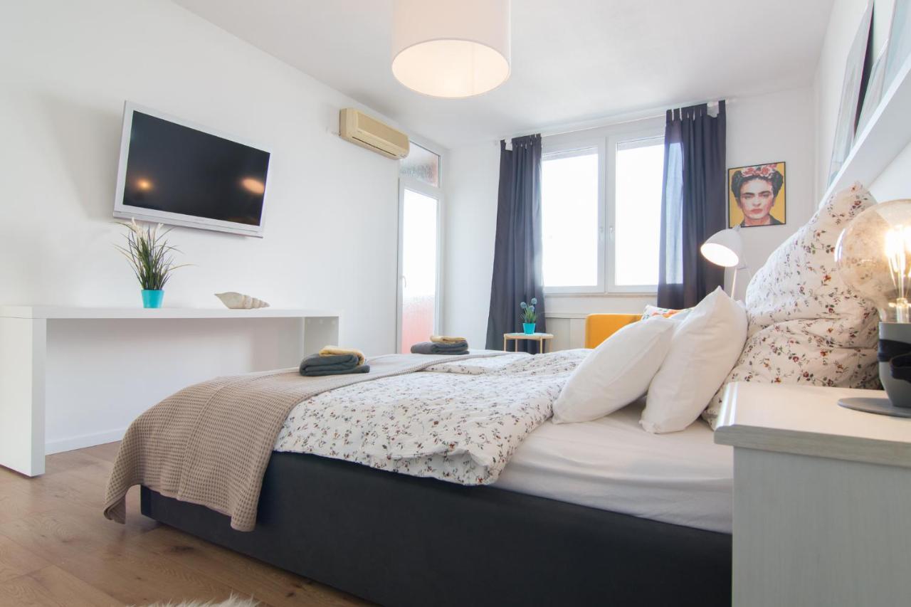Harbour-Apartment With Sea View And Parking Spot PUY 외부 사진