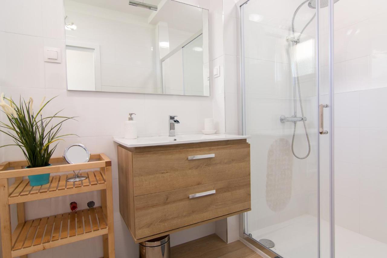 Harbour-Apartment With Sea View And Parking Spot PUY 외부 사진